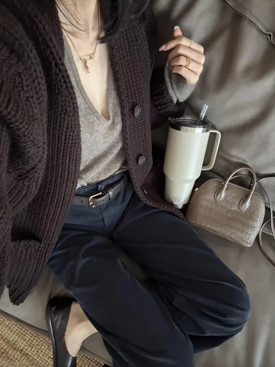 2025秋季新款韩系慵懒针织开衫外套V领针织上衣百搭裤子三件套