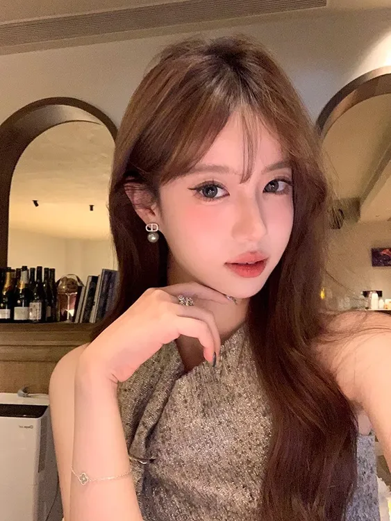  奥莉公主字母CD珍珠气质轻奢耳钉独特百搭耳环百搭设计感