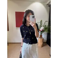 可机洗精纺羊毛菠萝刺绣开衫