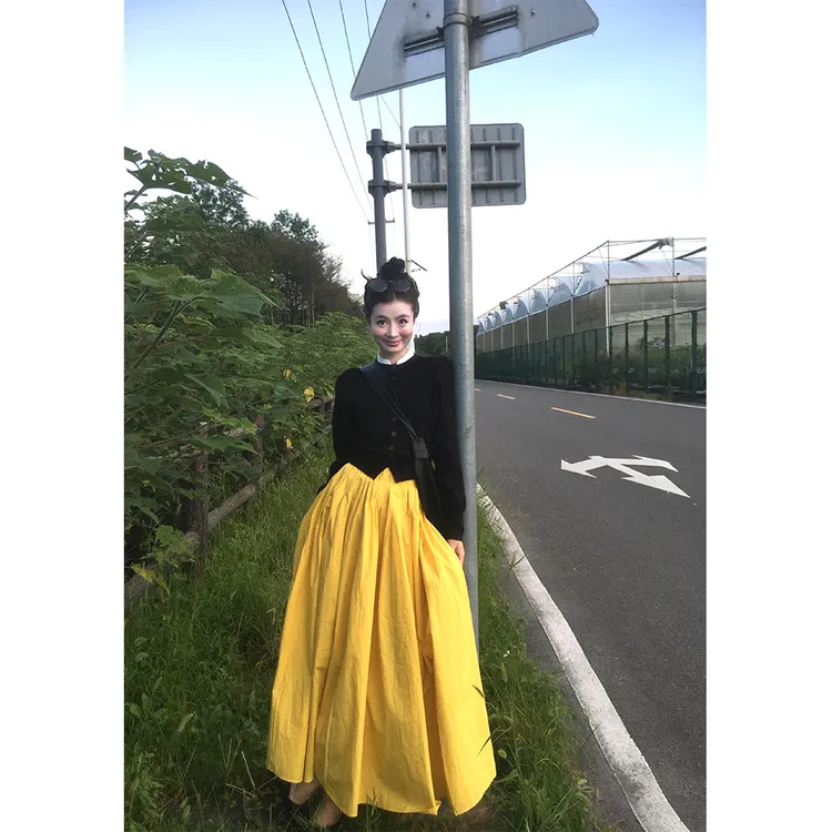 高级感假两件黑色针织开衫卫衣女高腰黄色半身裙两件套22595#
