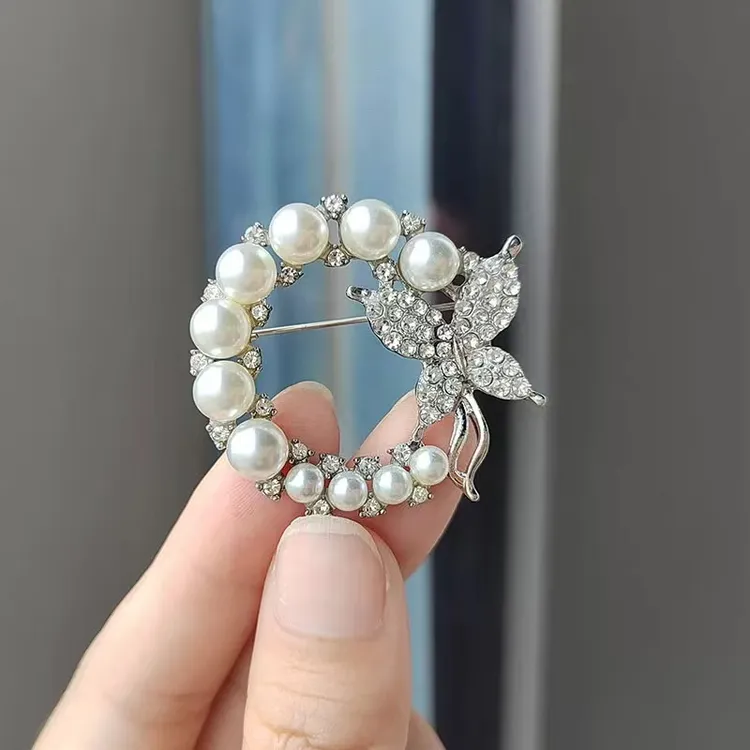 铜合金陶瓷胸针 铜合金 蝴蝶圆环银色 时尚轻奢胸针 R564