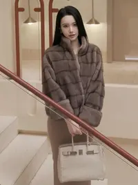 孙智惠zs「千层布朗尼」2025秋冬新款立领保暖双色环保毛短款皮草