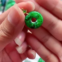 翡翠18K金镶嵌颈饰翡翠