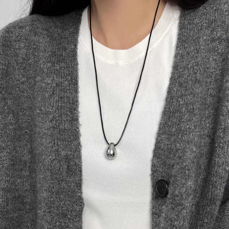 铜皮质项链 极简冷淡风水滴项链女2025新款爆款高级感秋冬毛衣链