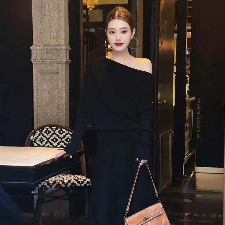 出席重要场合的裙子巨好看的早秋赫本风宴会斜肩长袖黑色套装裙女