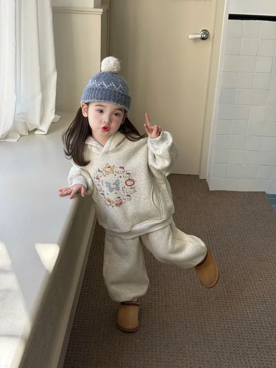 女童套装加绒秋冬新款洋气卡通连帽卫衣卫裤女宝宝冬季运动两件套