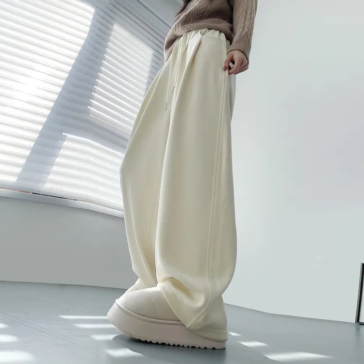 一裤过冬加绒加厚仿羊绒保暖阔腿裤女大码胖mm显瘦软糯防风弯刀裤