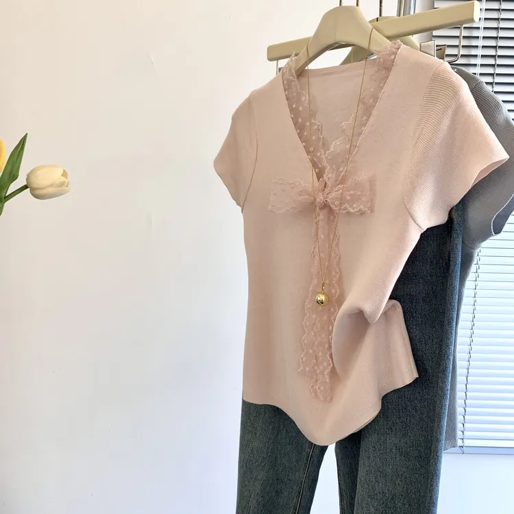 粉色温柔风蕾丝拼接蝴蝶结v领针织衫女夏季新款独特修身短袖上衣