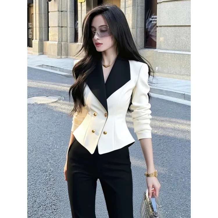 秋季新款上班通勤上衣时髦洋气独特超好看气质白色长袖掐腰外套女