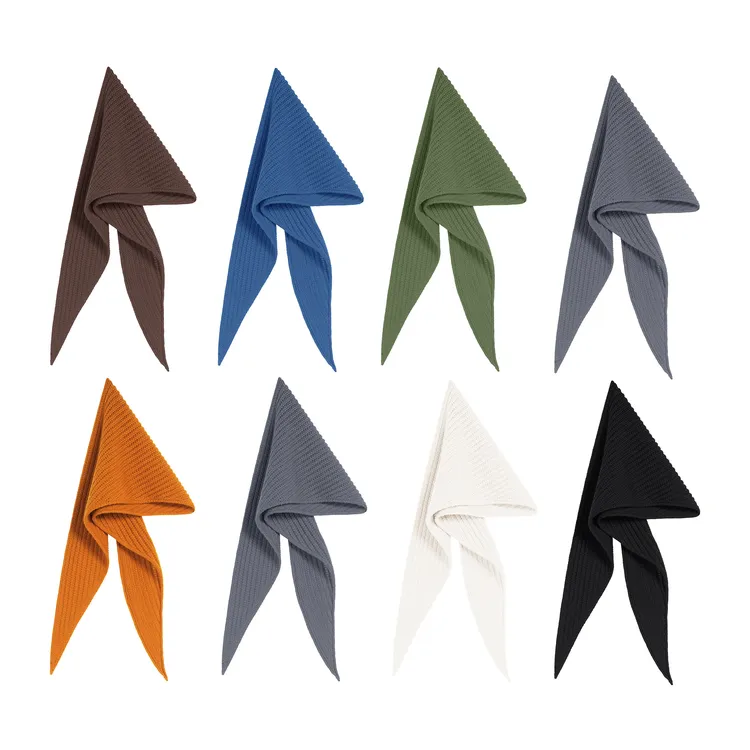 邱小小丽呀 秋冬新款纯色百搭三角巾外搭叠穿保暖围巾女