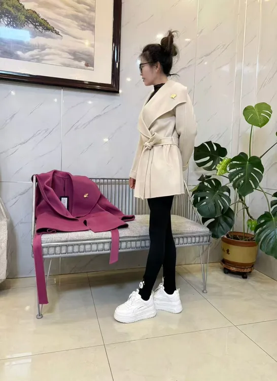 2025显气质秋冬女宽松型毛呢外套短款披肩领纯手工双面羊绒大衣