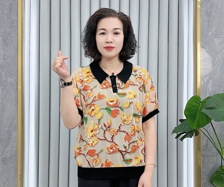 夏季新品时尚印花娃娃领短袖小衫洋气百搭妈妈装宽松显瘦遮肉上衣