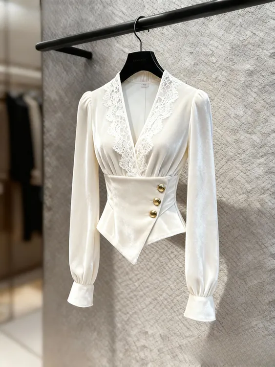 法式小资白色丝绒衬衫女冬高级感轻奢减龄洋气掐腰蕾丝拼接上衣厚