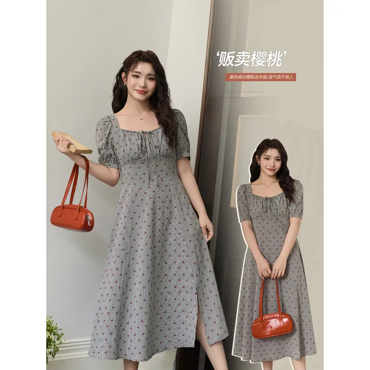 法式气质方领樱桃格纹连衣裙女胖mm大码设计感遮肉显瘦裙子63876