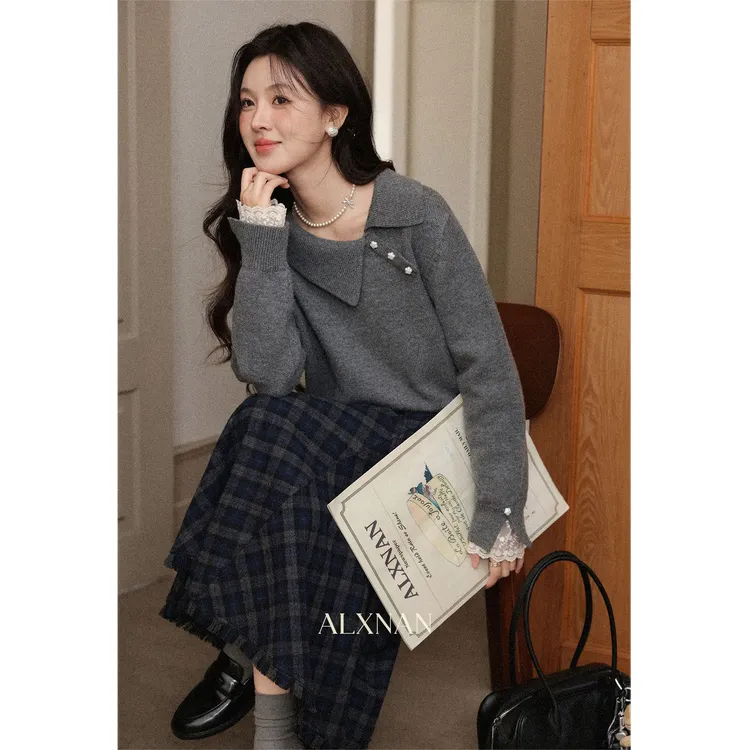 鹿向南【温柔姐系】灰色套头毛衣秋冬女新款长袖针织衫格子半裙套装
