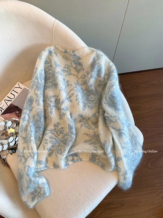 蓝色印花钉珠亮片圆领毛衣女2025早秋新款设计感慵懒显瘦上衣韩