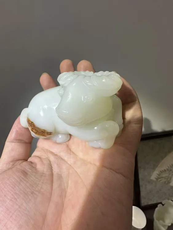 辽-和田玉玉牛手把件