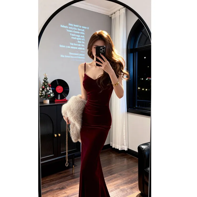 气质名媛御姐吊带连衣裙设计感小众性感辣妹超显身材包臀鱼尾长裙