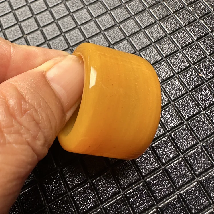 黄龙玉纯黄色扳指男款