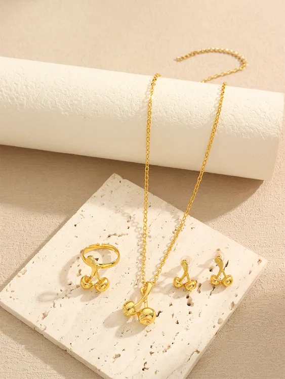 钛钢贝壳耳饰 金色轻奢饰品精致百搭素款时尚小众简约气质耳环ins