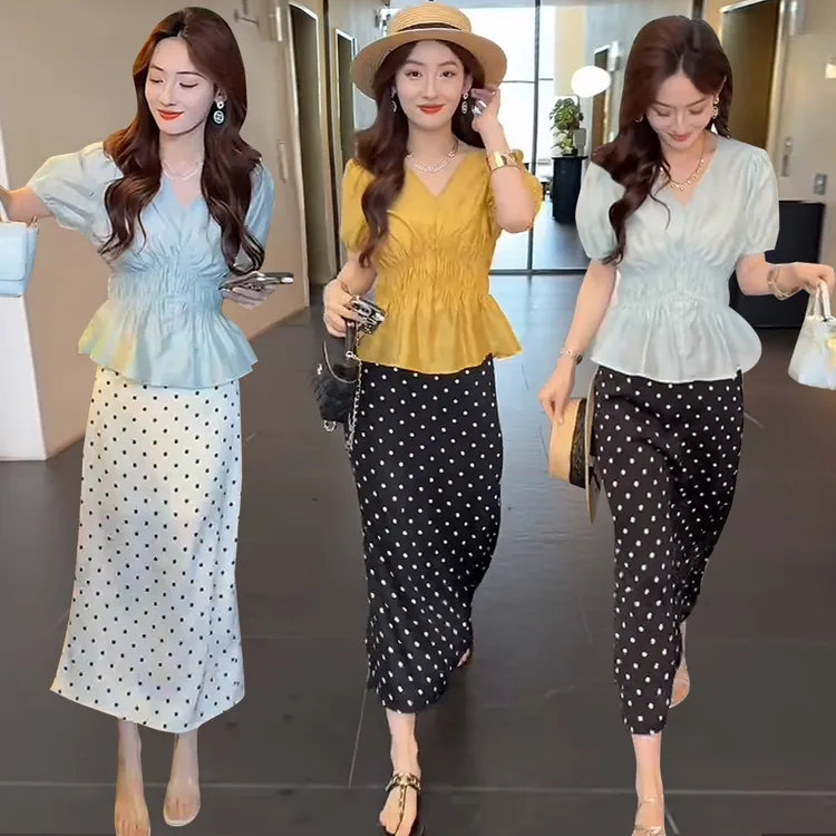 2025年爆款流行夏季两件套女V领收腰小衫+波点半身裙时尚套装