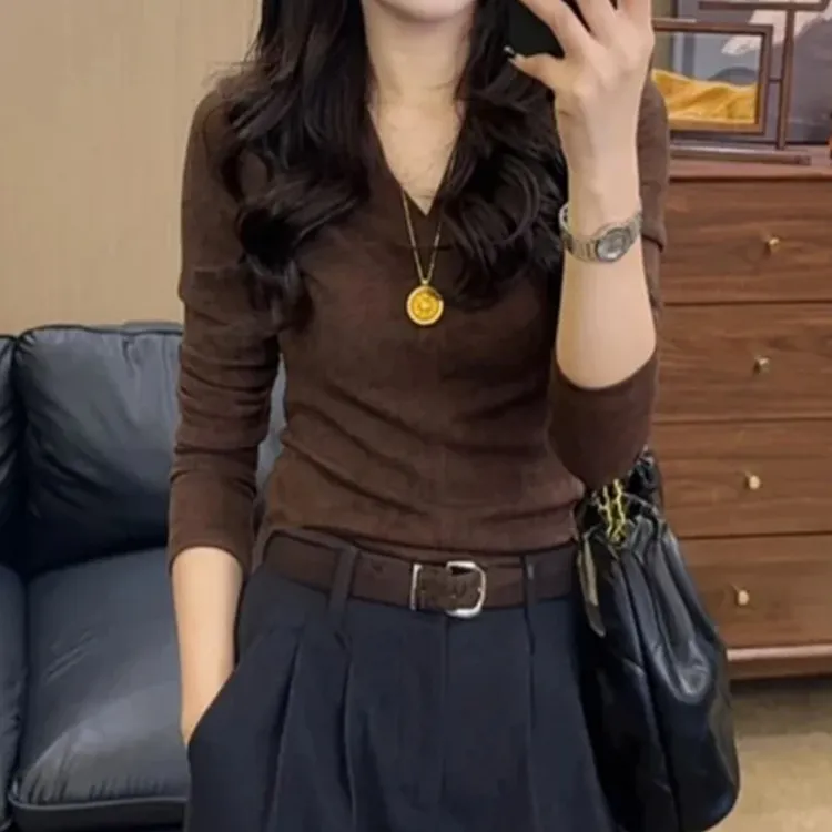 咖色V领正肩长袖T恤女2025早秋新款轻奢时尚百搭修身弹力打底上衣