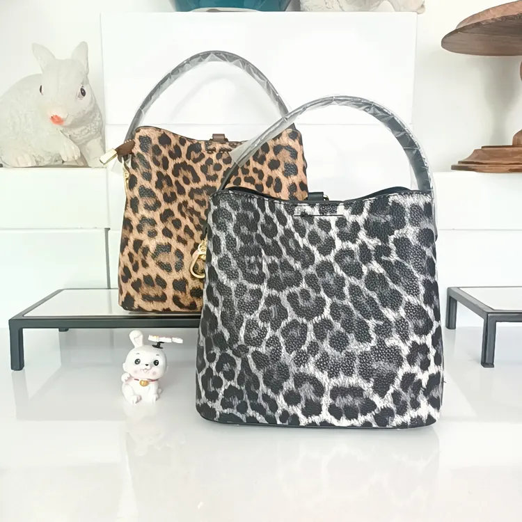 女包时尚休闲百搭复古欧美简约女士防水小众潮流韩版单肩豹纹女包