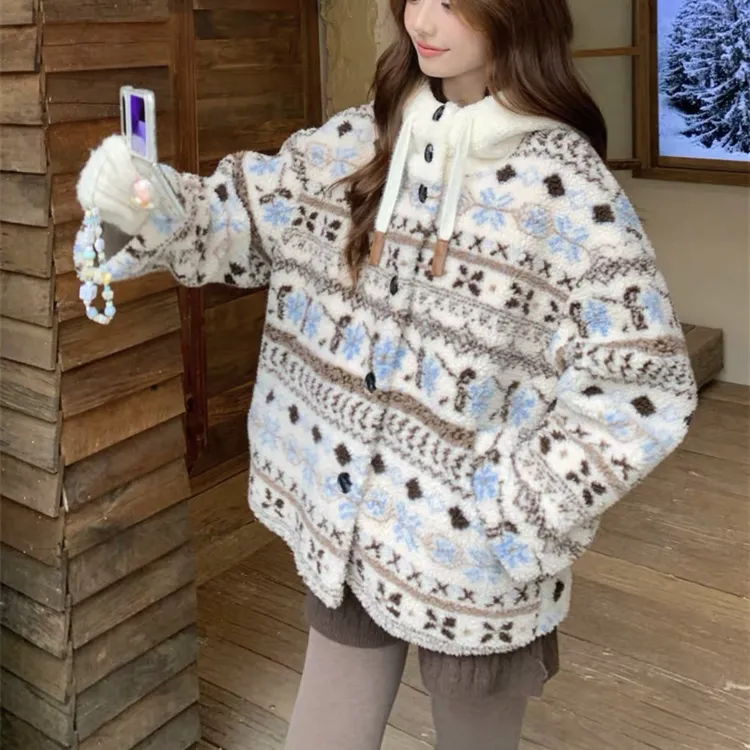 巨好看费尔岛刺绣连帽外套女冬季2025新款洋气棉服