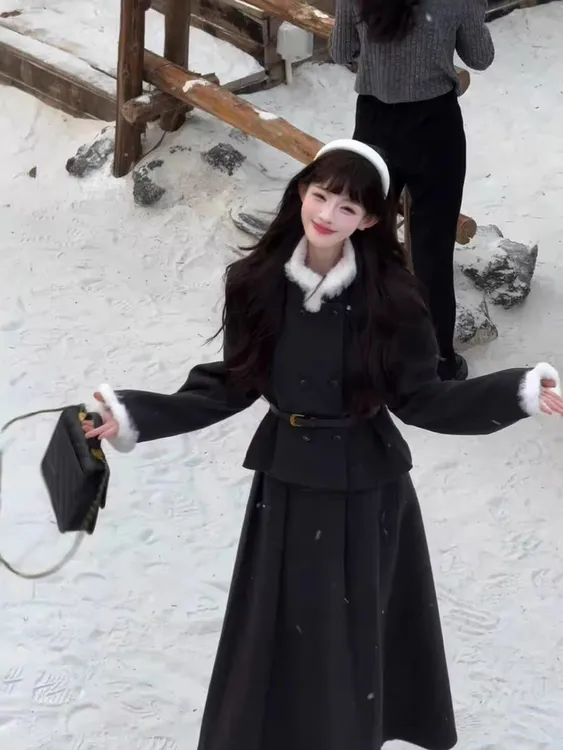 韩系富家千金小香风套装女秋冬高级感穿搭双排扣外套半身裙两件套