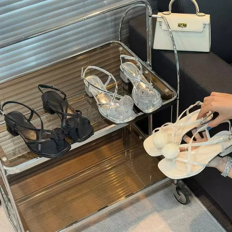 卓诗尼芙妮2025新款夏季山茶花仙女套趾百搭千金鞋子名媛风