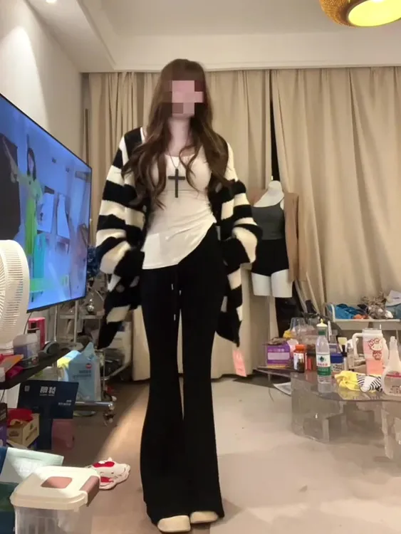 2025新款秋冬季慵懒风黑白色条纹针织开衫宽松百搭毛衣外套女上衣