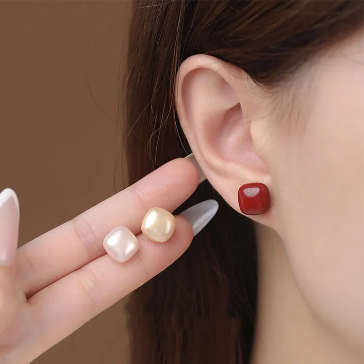 铜合金仿珍珠耳饰 许妍同款气质几何方块小方糖珍珠耳钉温柔简约