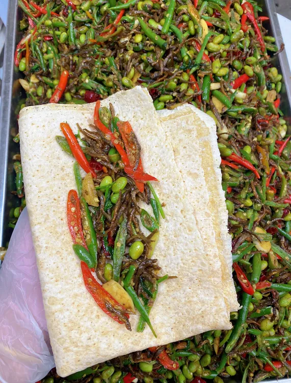 徐州新沂邳州特产辣椒炒小鱼锅炒鱼即食美味家乡菜