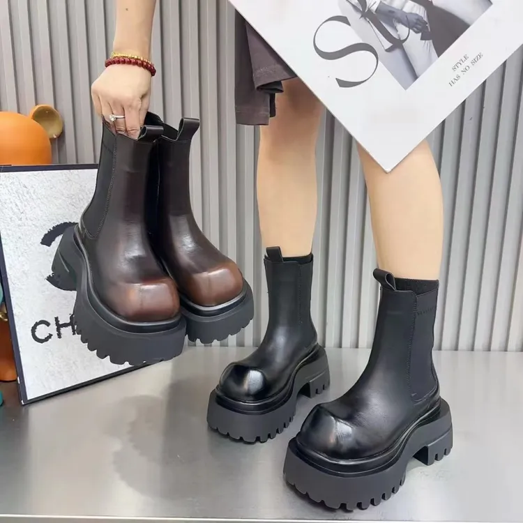 郭姐甄选～532-72欧货真皮时尚厚底方头切尔西中筒女烟筒靴