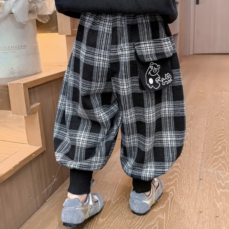 女童运动卫裤春秋款2025新款儿童卡通休闲裤秋装女宝宝束脚格子裤