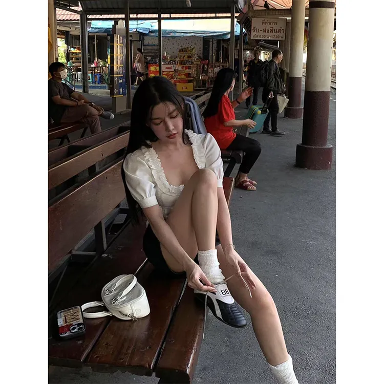 2025春夏新款时尚洋气简约小众短袖T恤女高腰百搭显瘦短裤两件套