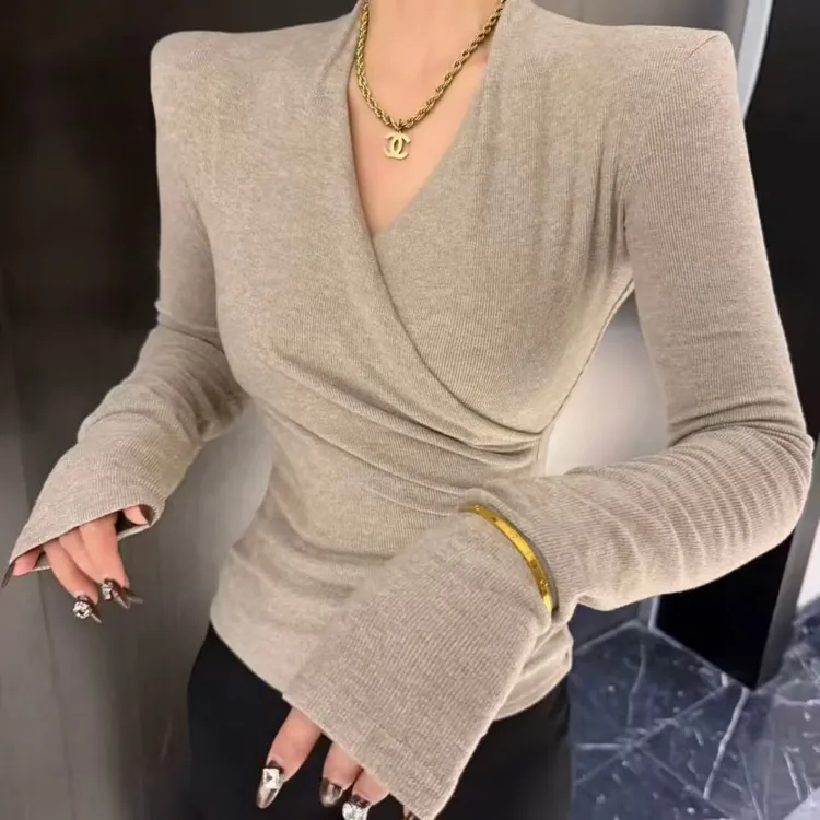 2025秋冬新款韩版洋气时尚百搭显瘦长袖V领磨毛T恤打底衫女上衣女