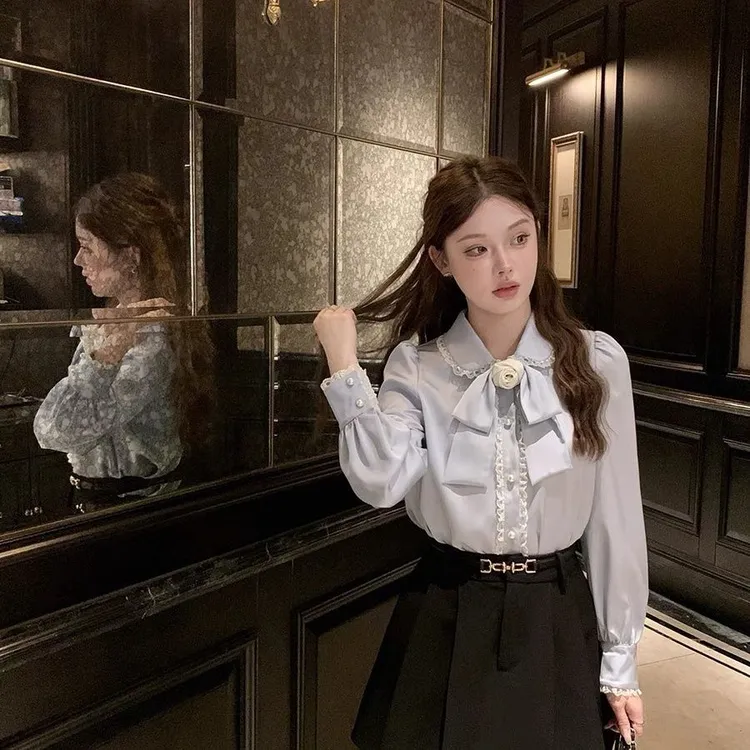 杨小卷 可拆卸山茶花蝴蝶结 法式小香风娃娃领衬衫女缎面气质上衣