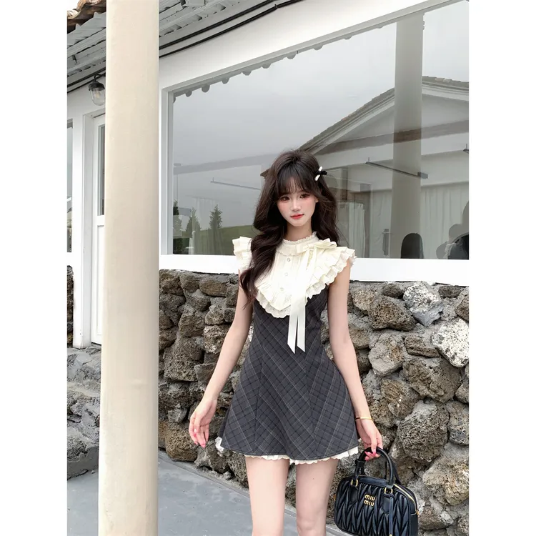 越韩小鱼 尤莉少女 法式复古格纹连衣裙蕾丝拼接千金感无袖短裙