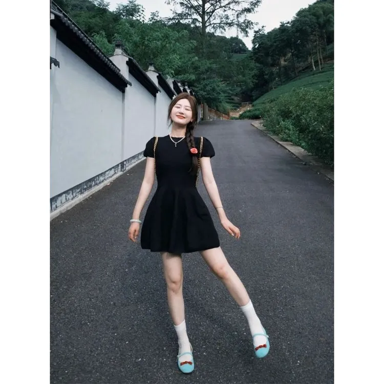 黑色鱼骨连衣裙女夏季小黑裙微胖小个子短裙辣妹穿搭显瘦收腰裙