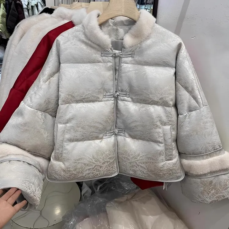 新中式国风羽绒服女冬季新款2025高级感气质名媛短款漂亮盘扣外套