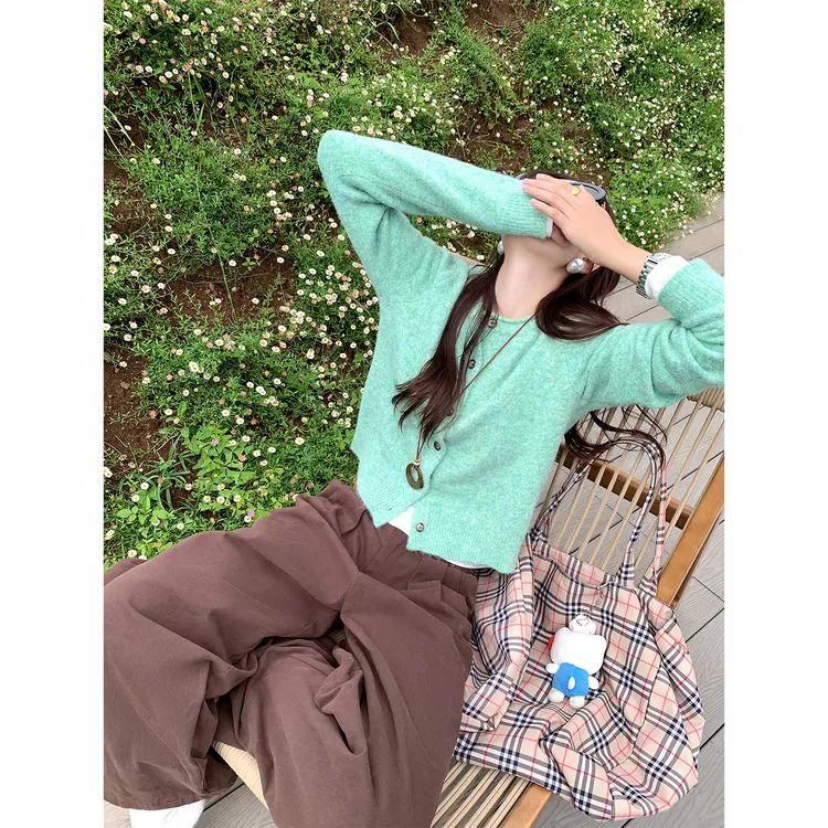 「高质」韩系绿色短款针织毛衣开衫女秋冬毛衫外套早秋氛围感上衣