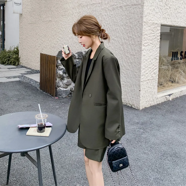 军绿色西装套装裤女2025早春新款松弛感甜酷风气质西服短裤两件套