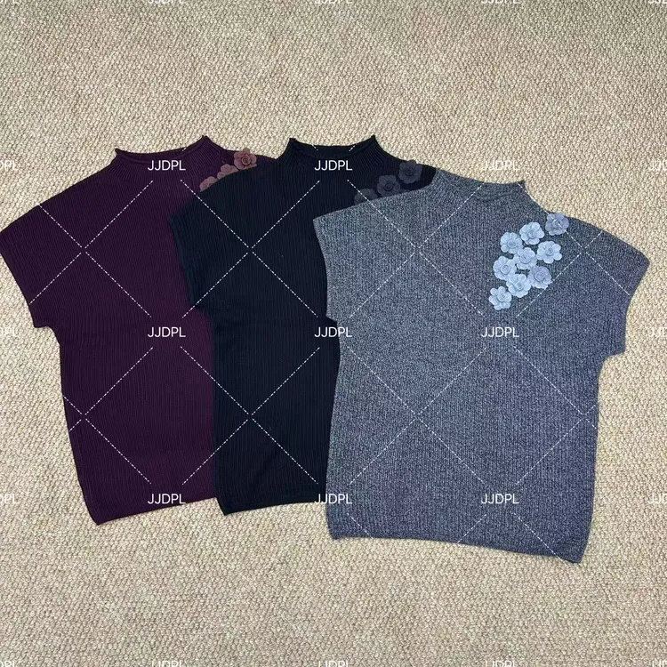 静静推荐 秋装新款时尚气质小花朵针织上衣22c6301