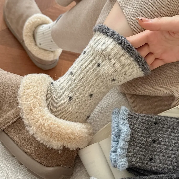冬天加厚羊毛袜子女拼色波点羊毛袜ins百搭柔软中筒袜网红堆堆袜