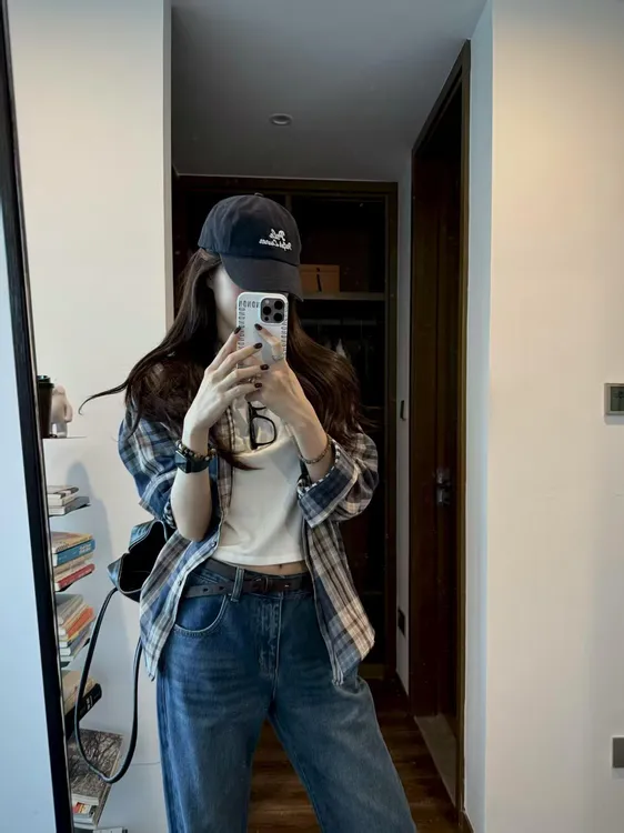 格子长袖衬衫女春秋薄款韩系宽松外套穿搭开衫上衣高腰休闲牛仔裤