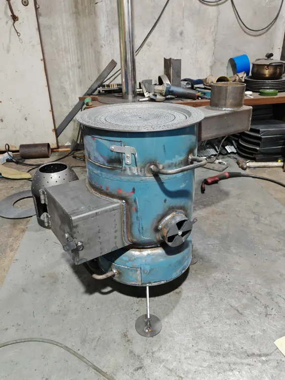 2号成品炉子，全套包括炉圈，不含烟筒管