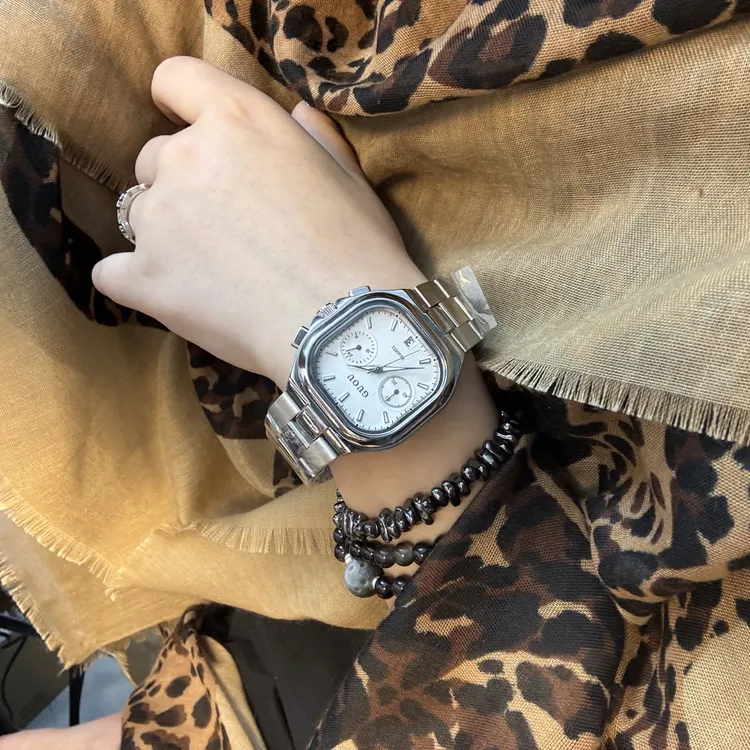 GUOU时尚帅气方形简约石英表带日历钢带气质手表日常休闲中性