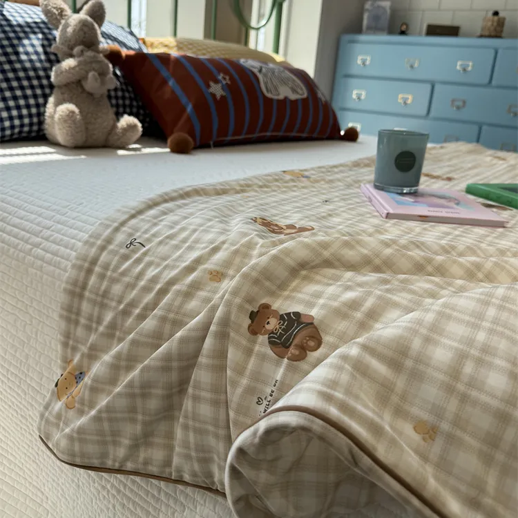 易安阁卡通格子小熊冰丝被夏凉被单双人被芯冰丝凉感空调被薄被子