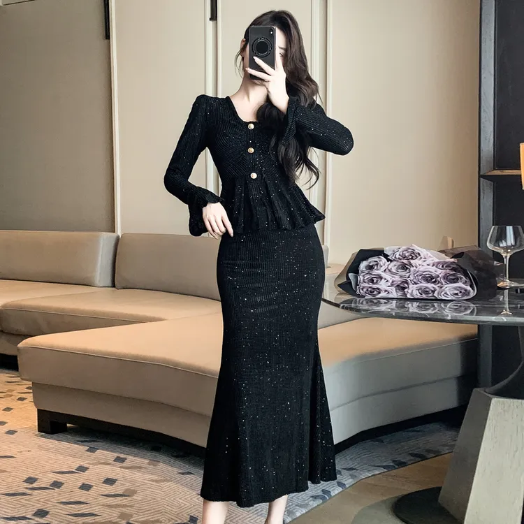 实拍2025春新款V领荷叶边喇叭袖亮闪弹力收腰显瘦包臀鱼尾套装裙